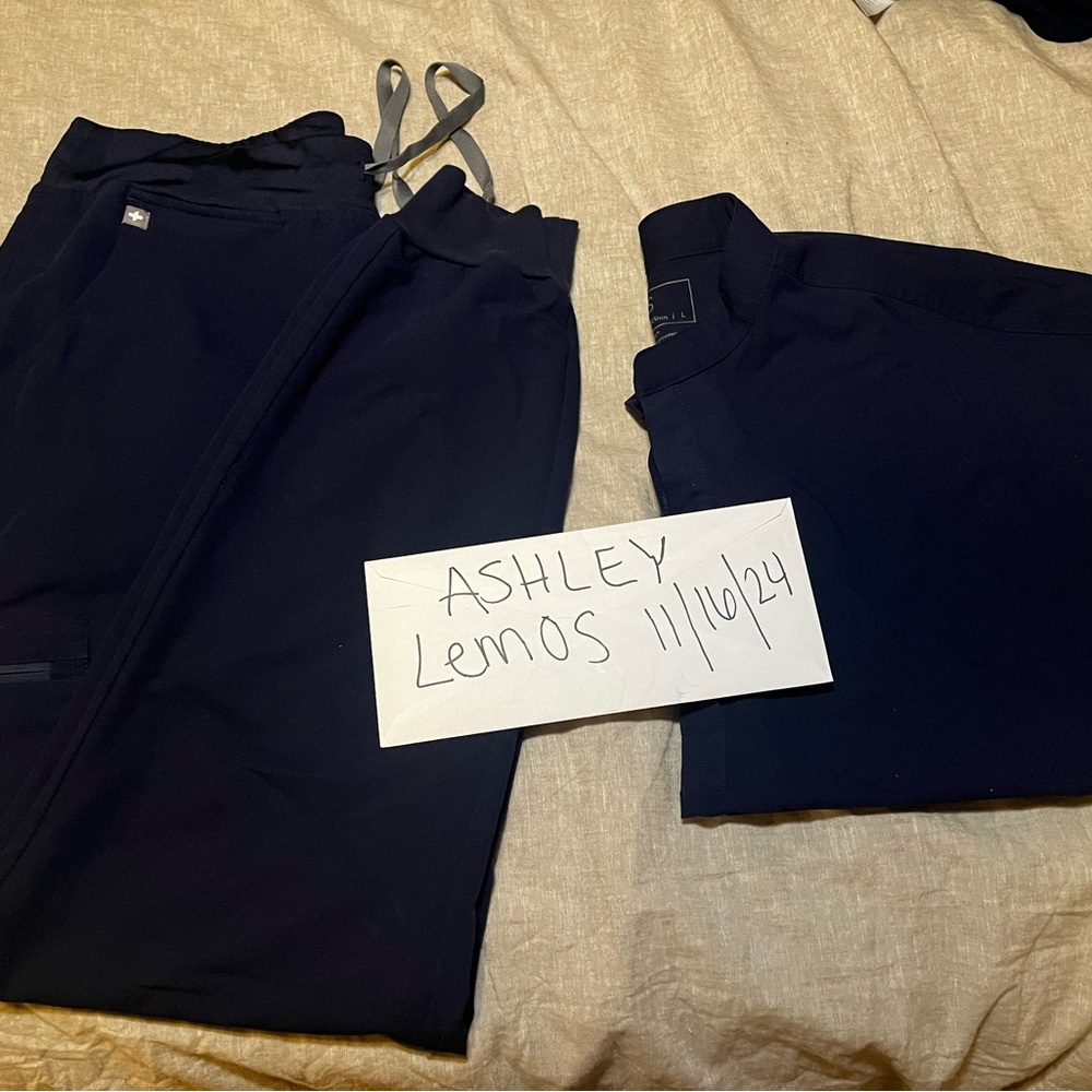 Figs Women's Navy Scrub Pants and Top